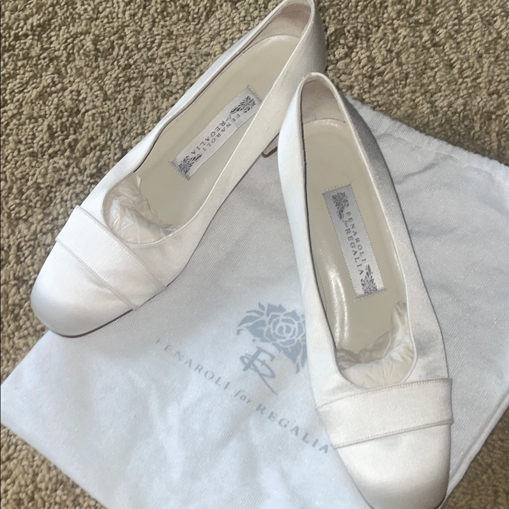 Fenaroli for Regalia satin pumps. In great condition.